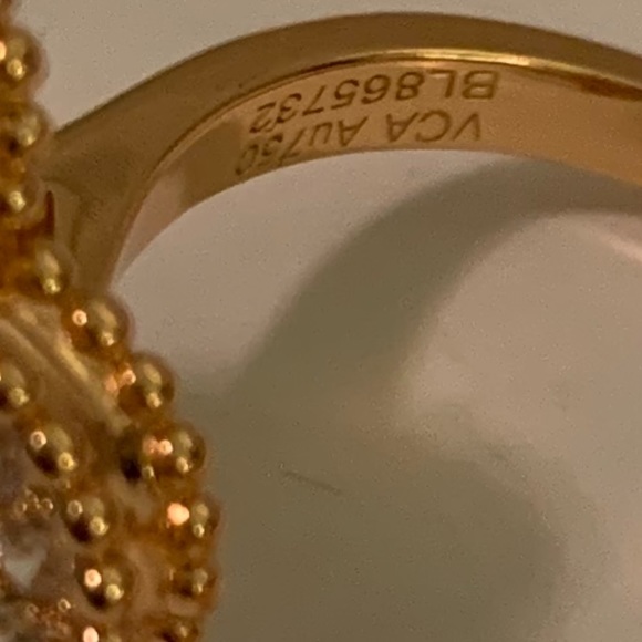 18 K gold four leaf clover gorgeous Adjustable Ring fits size 7-8-9 - Picture 6 of 9